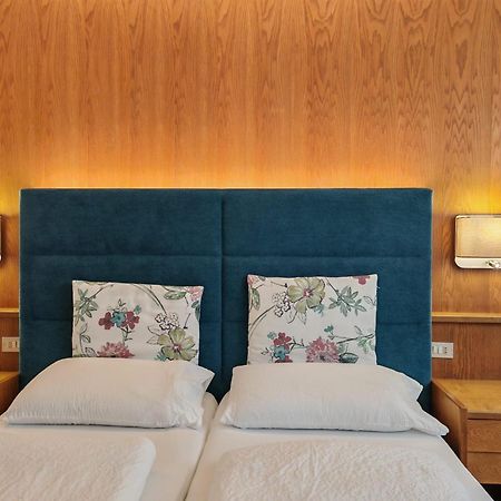 Hotel Alpenblick Sarentino ภายนอก รูปภาพ