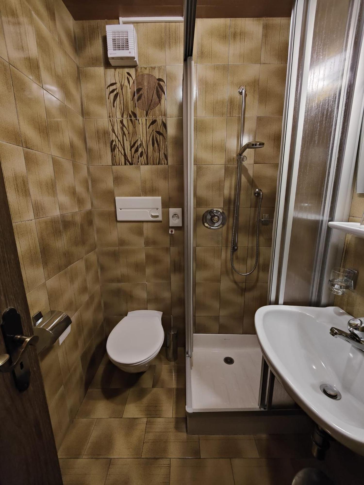 Hotel Alpenblick Sarentino ภายนอก รูปภาพ