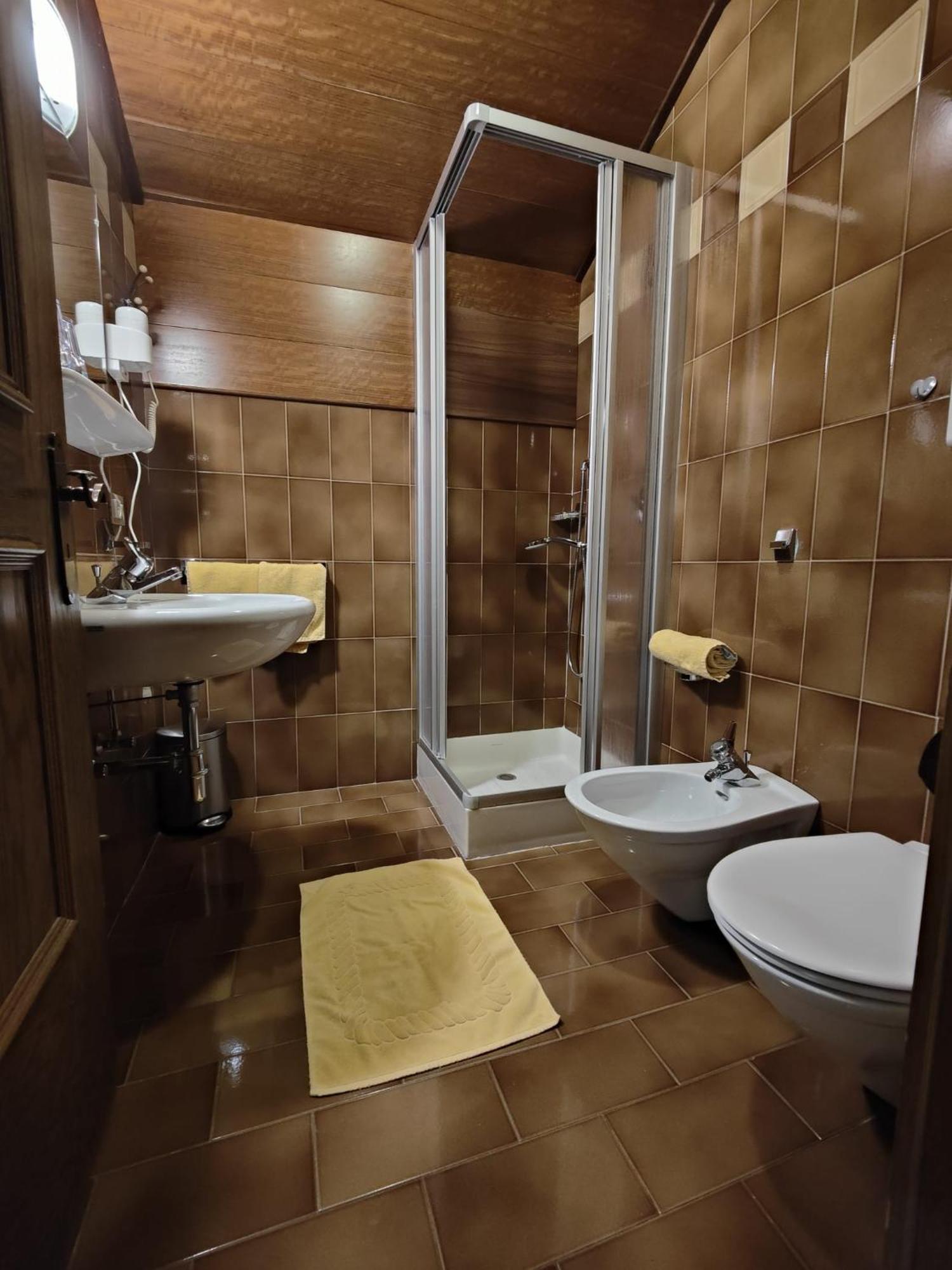 Hotel Alpenblick Sarentino ภายนอก รูปภาพ