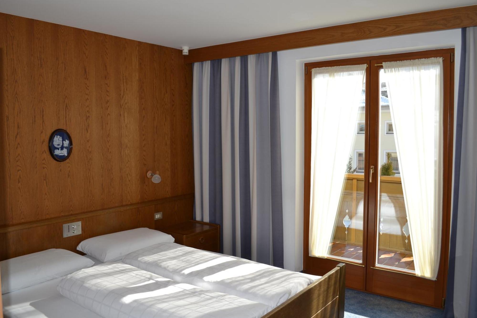 Hotel Alpenblick Sarentino ภายนอก รูปภาพ
