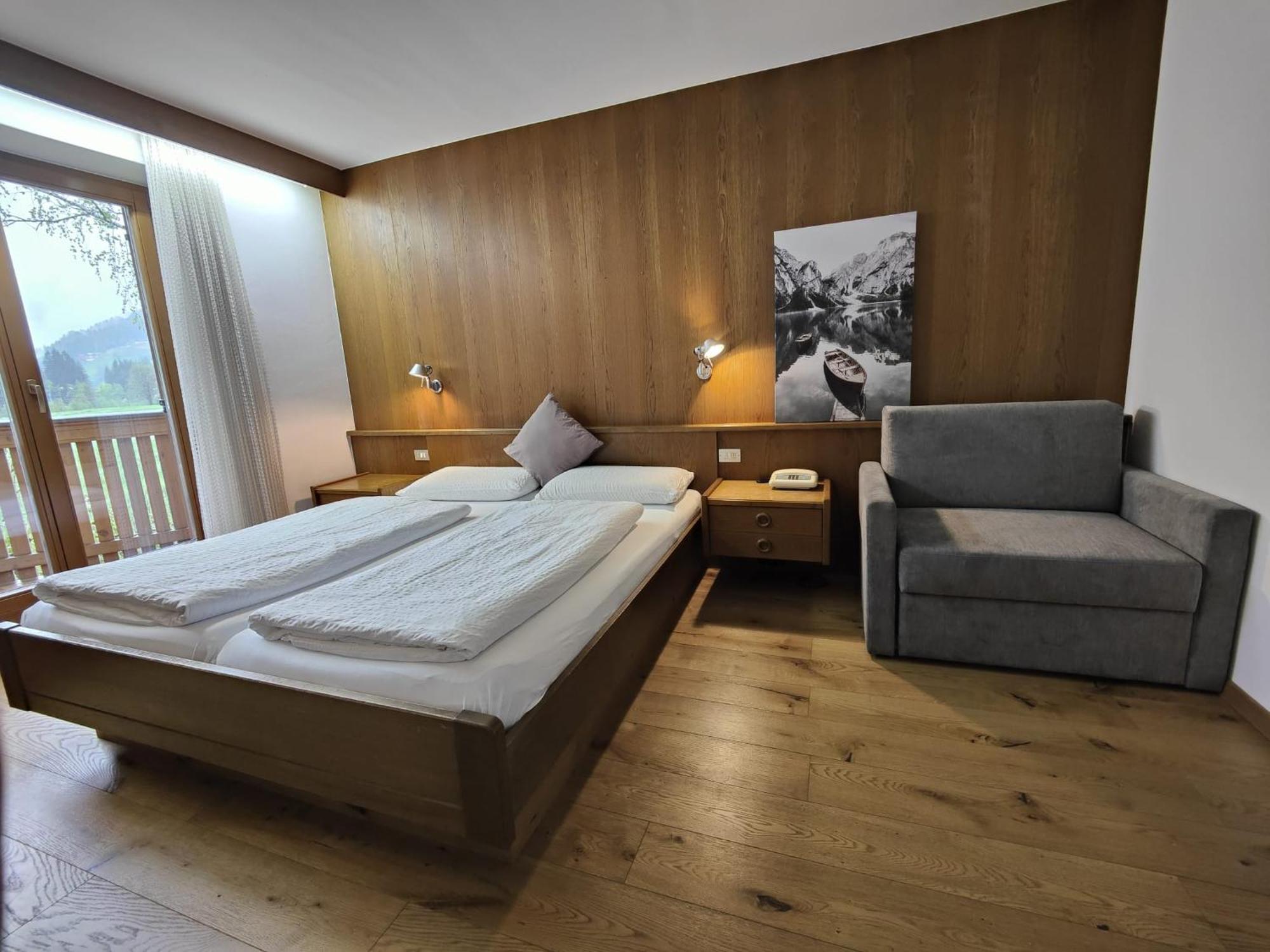 Hotel Alpenblick Sarentino ภายนอก รูปภาพ