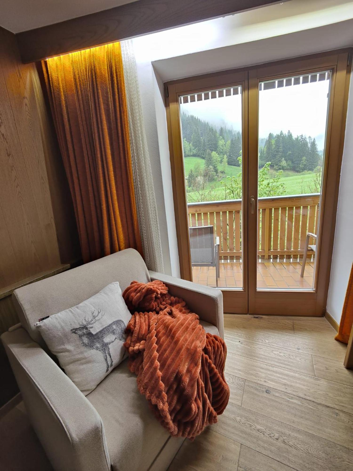 Hotel Alpenblick Sarentino ภายนอก รูปภาพ