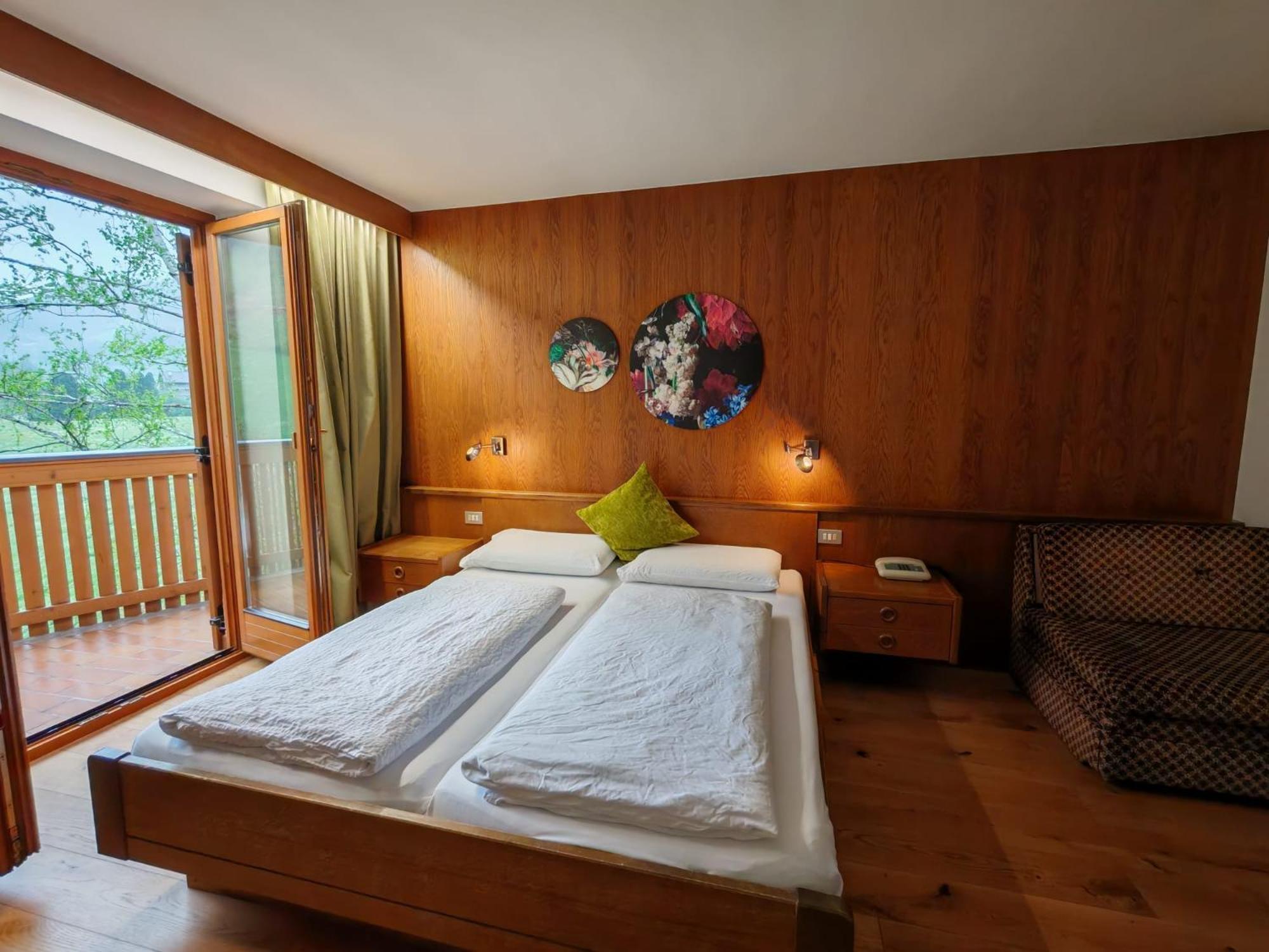 Hotel Alpenblick Sarentino ภายนอก รูปภาพ