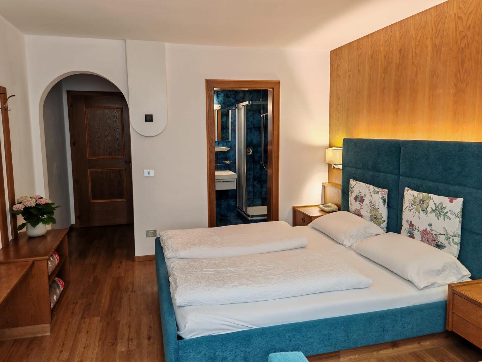Hotel Alpenblick Sarentino ภายนอก รูปภาพ