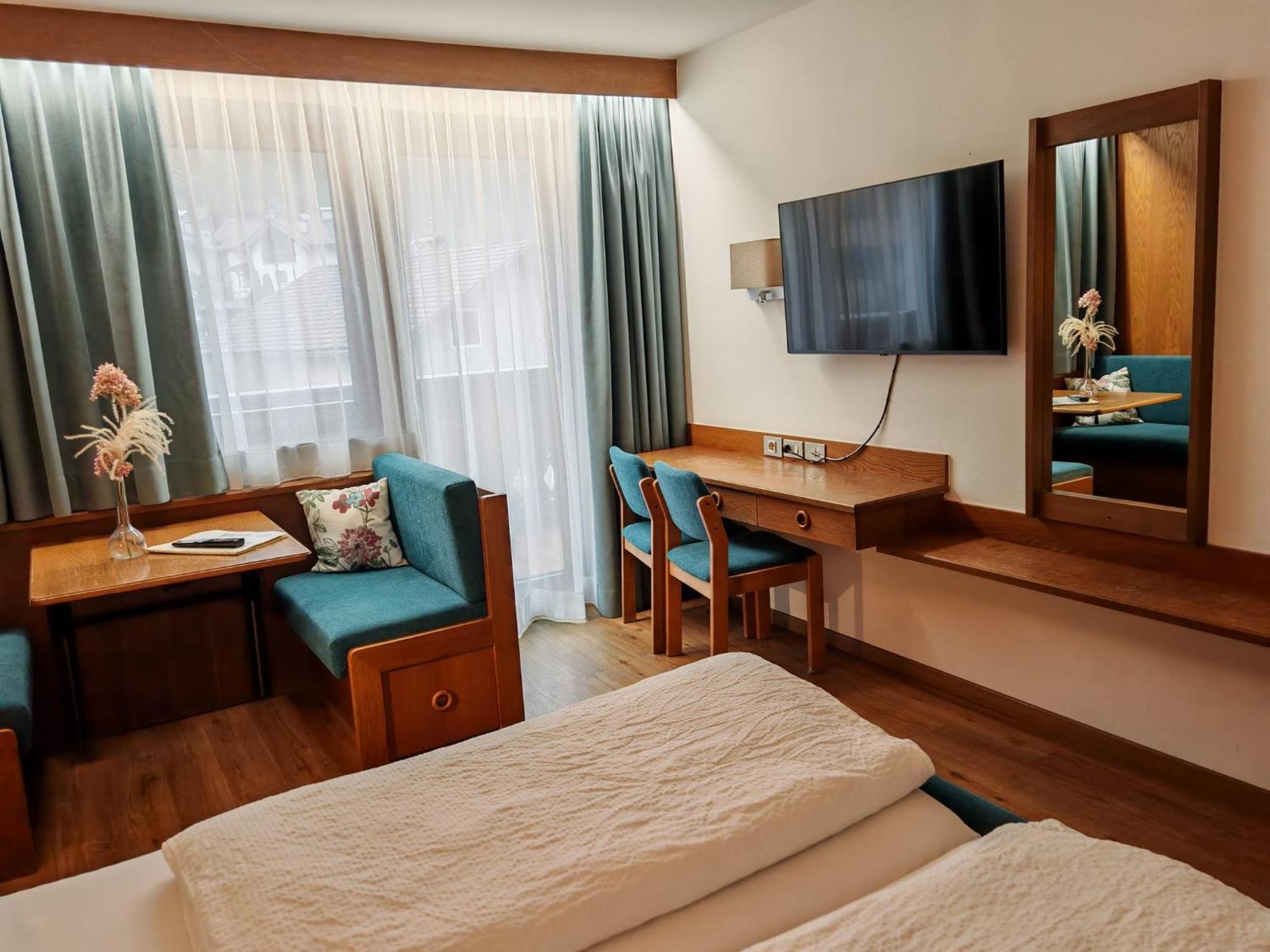 Hotel Alpenblick Sarentino ภายนอก รูปภาพ