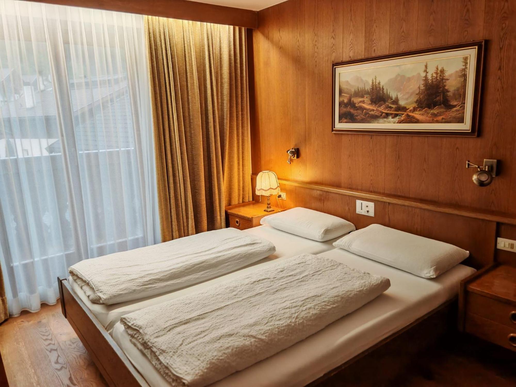 Hotel Alpenblick Sarentino ภายนอก รูปภาพ