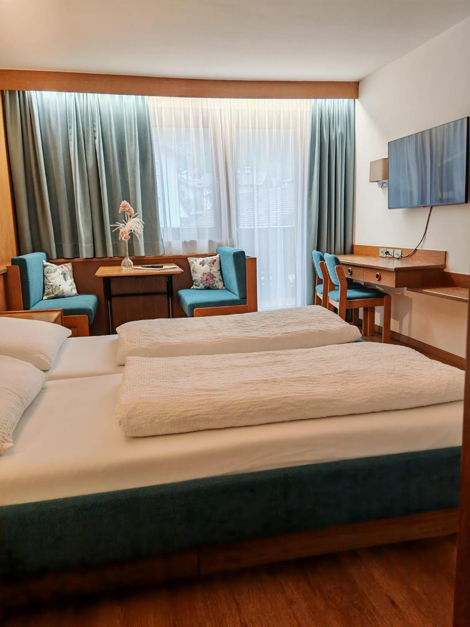 Hotel Alpenblick Sarentino ภายนอก รูปภาพ