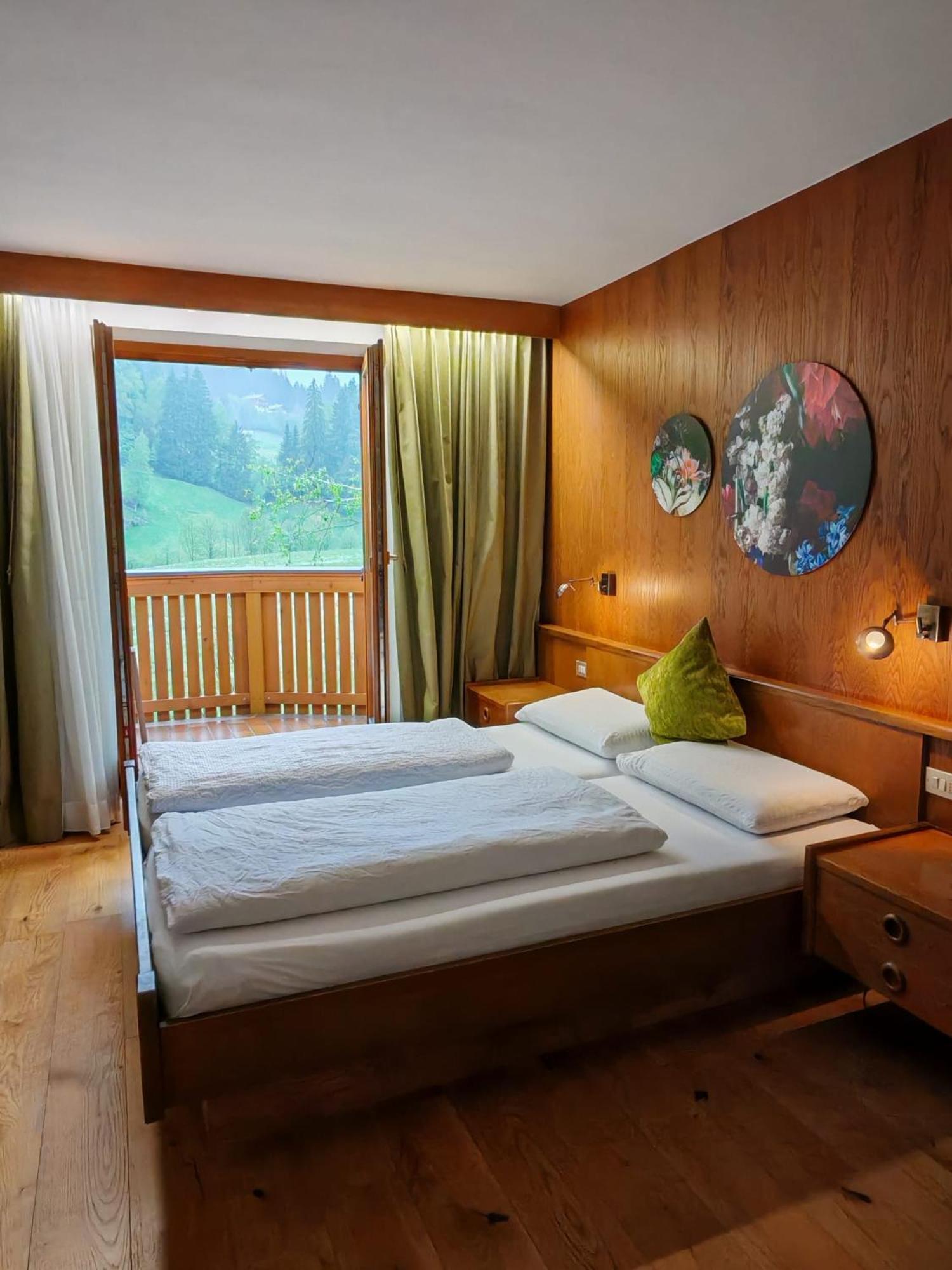 Hotel Alpenblick Sarentino ภายนอก รูปภาพ