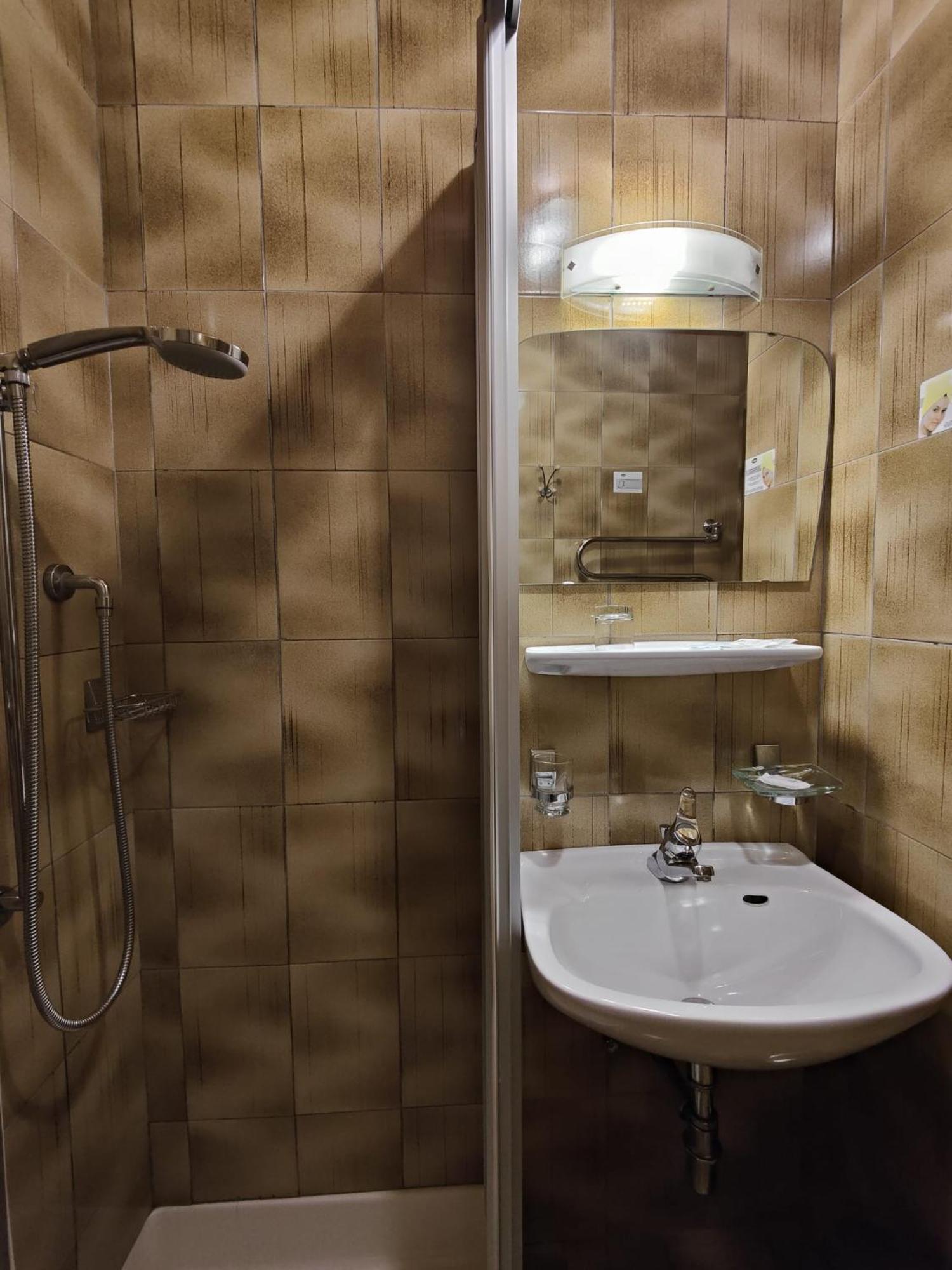 Hotel Alpenblick Sarentino ภายนอก รูปภาพ